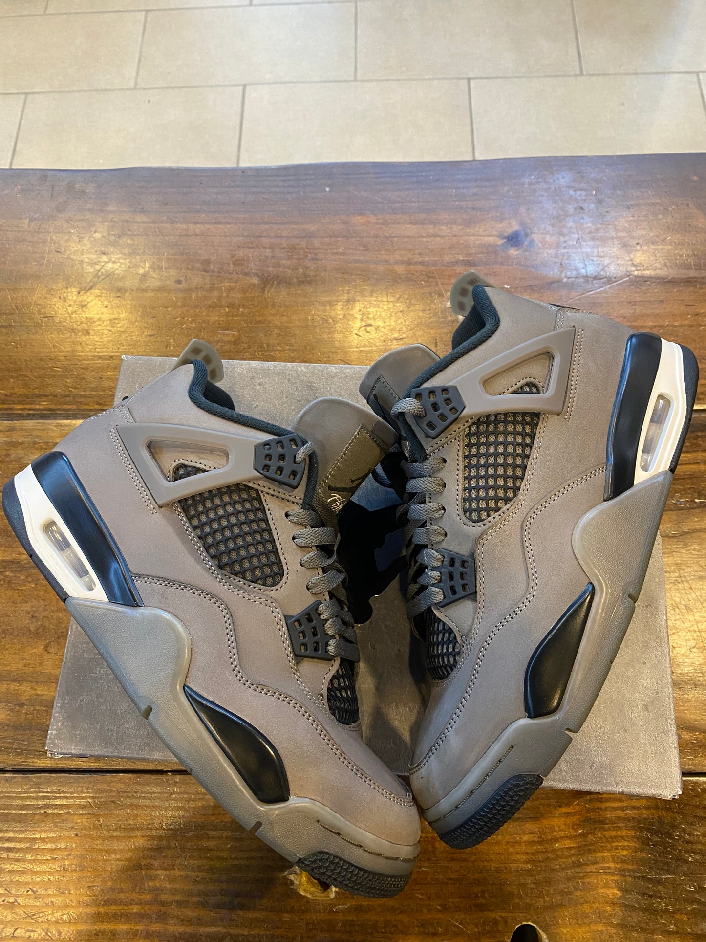Jordan 4 Retro Cave Stone PRE OWNED