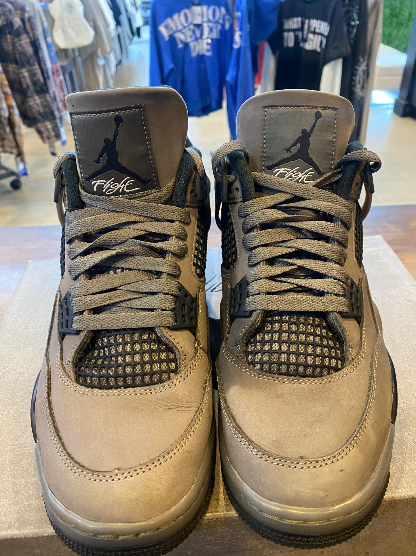 Jordan 4 Retro Cave Stone PRE OWNED