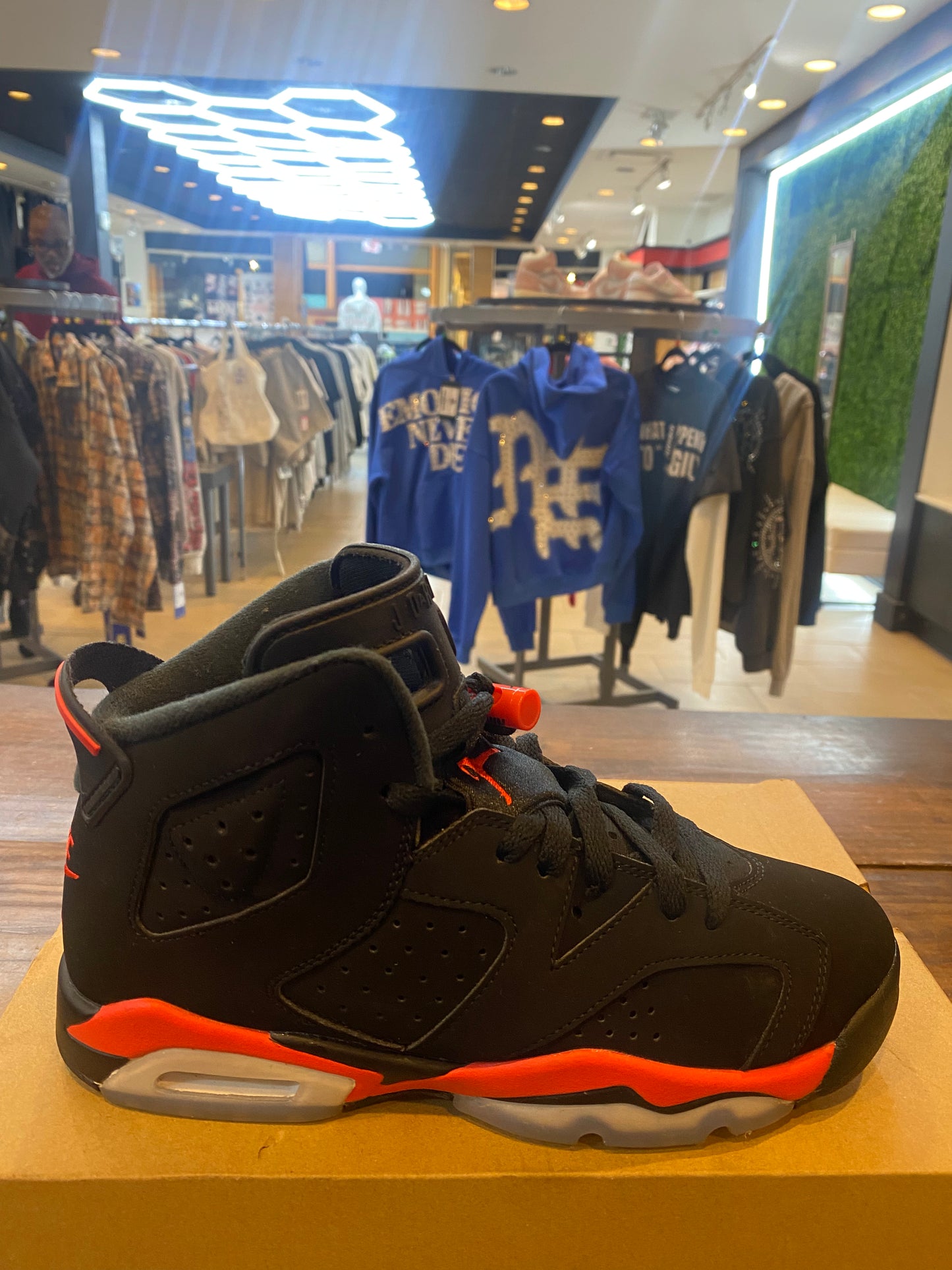 Jordan 6 Retro GS Reverse Infrared Salesman PRE OWNED