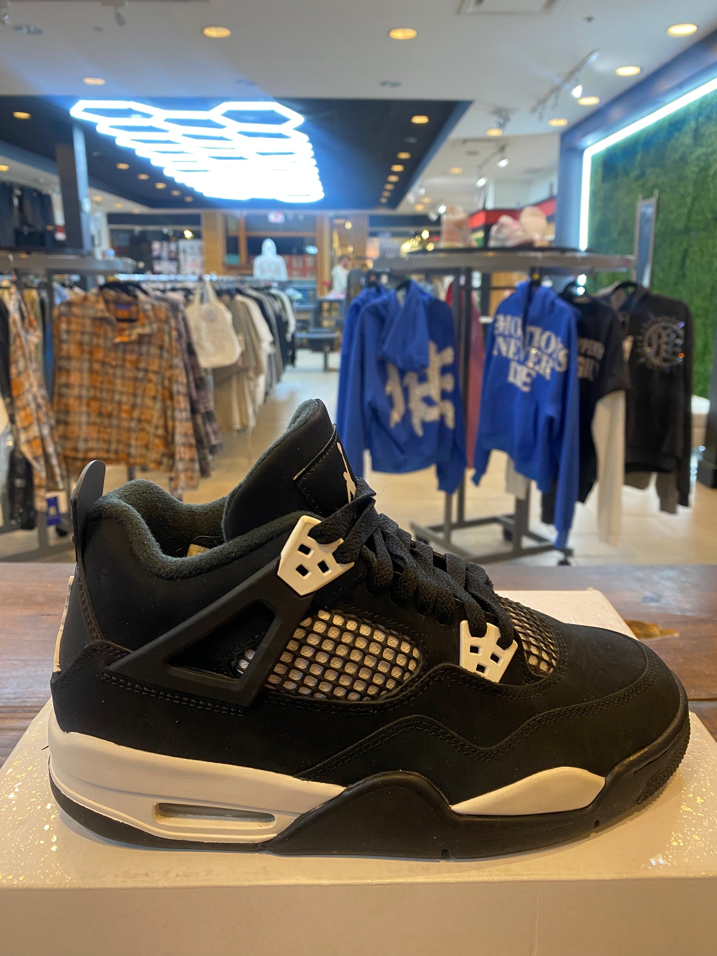 Jordan 4 Retro GS White Thunder PRE OWNED