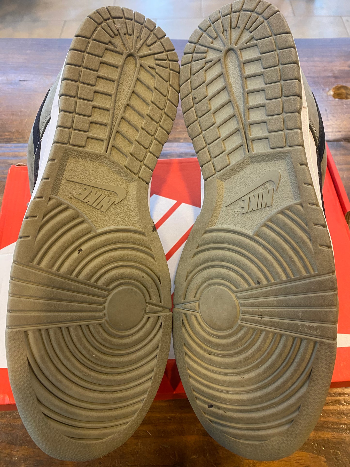 Dunk Low Light Army PRE OWNED