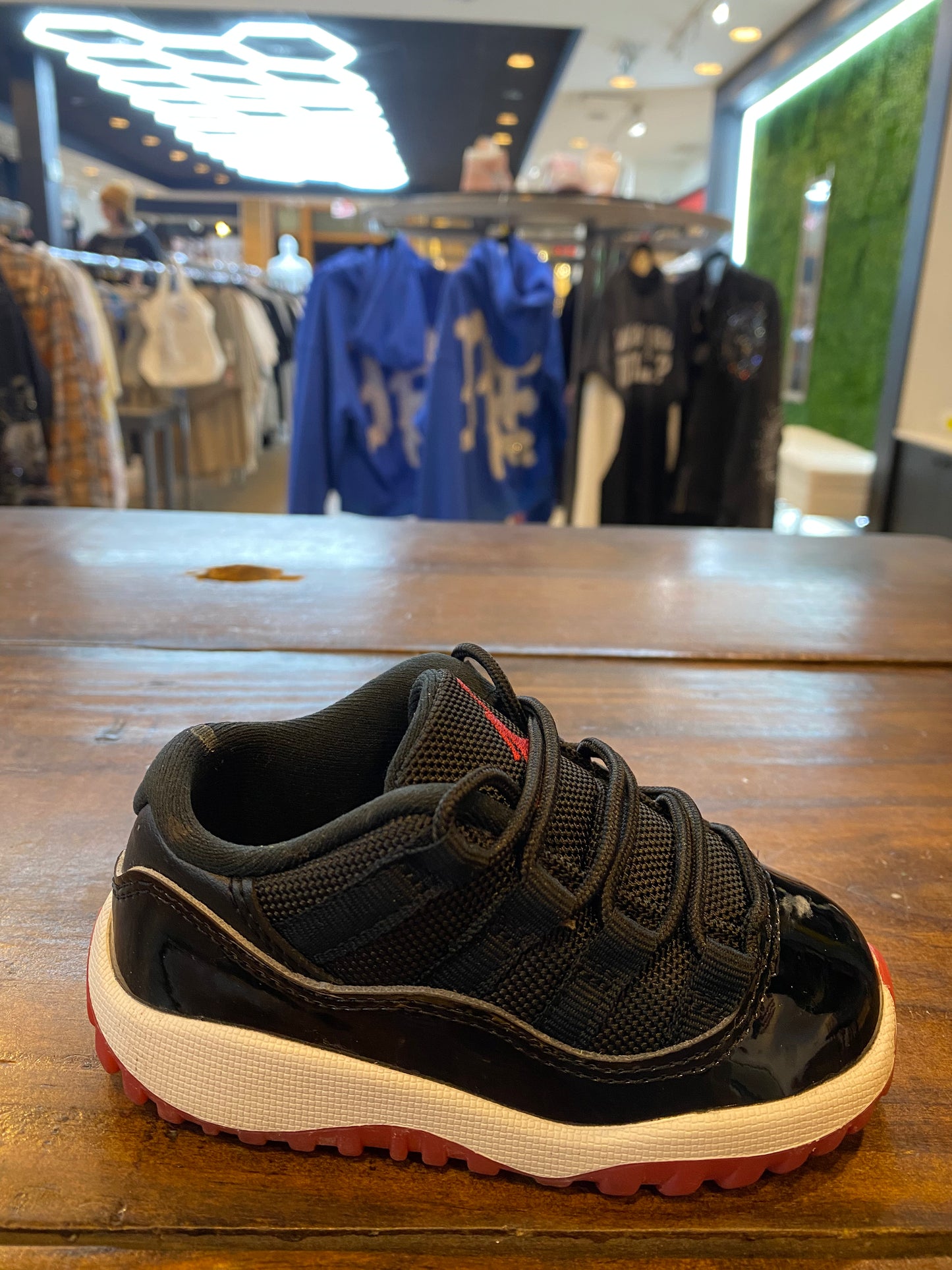 Jordan 11 Retro Low TD Bred 2025 PRE OWNED