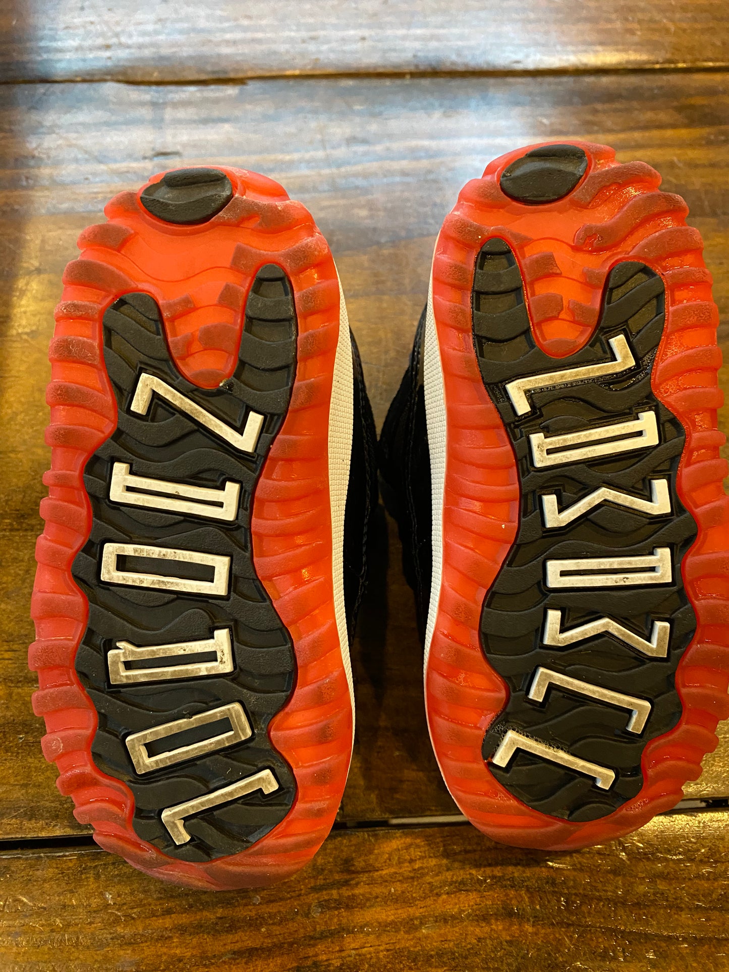 Jordan 11 Retro Low TD Bred 2025 PRE OWNED