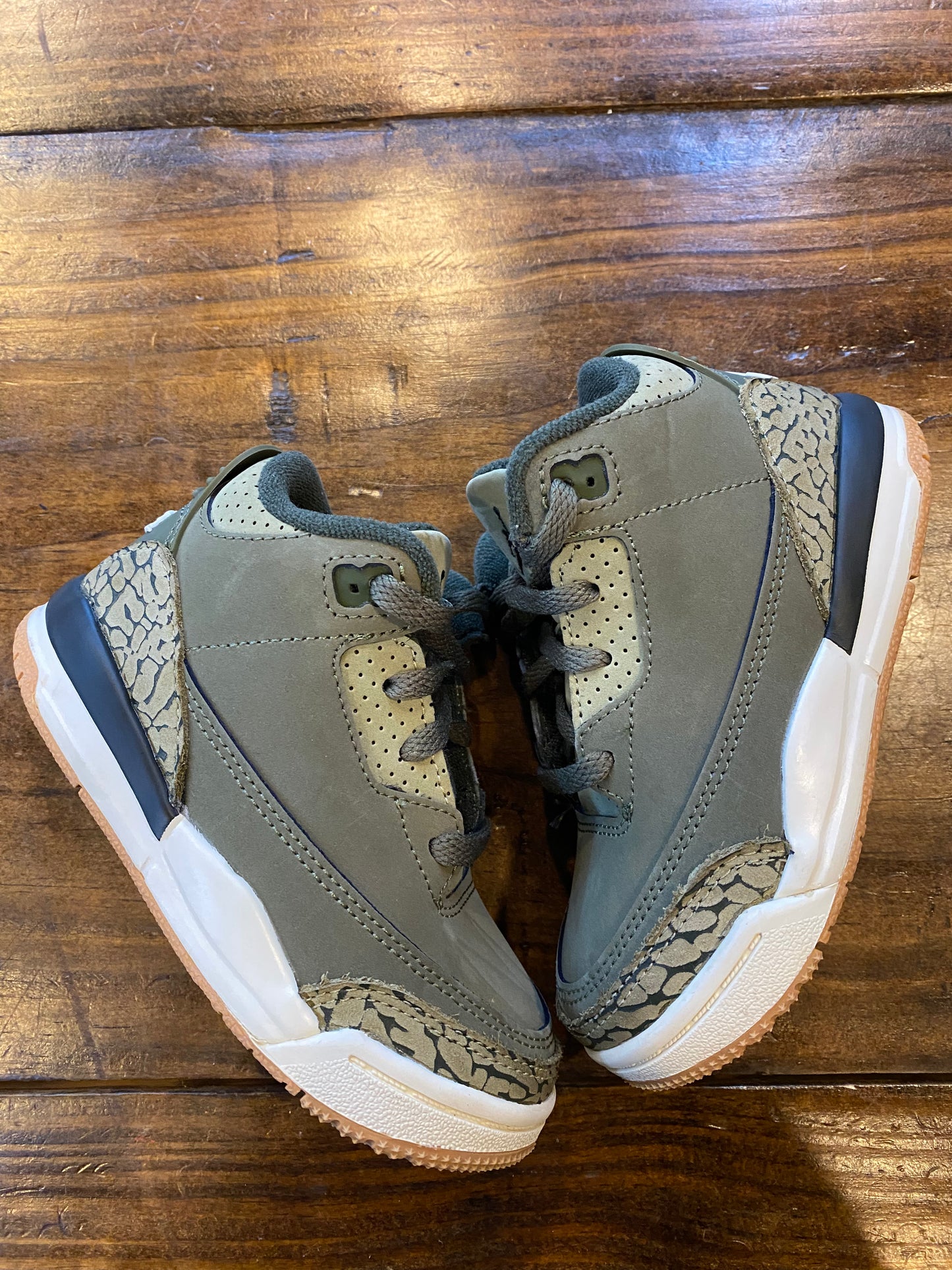 Jordan 3 Retro TD Medium Olive Neutral Olive PRE OWNED