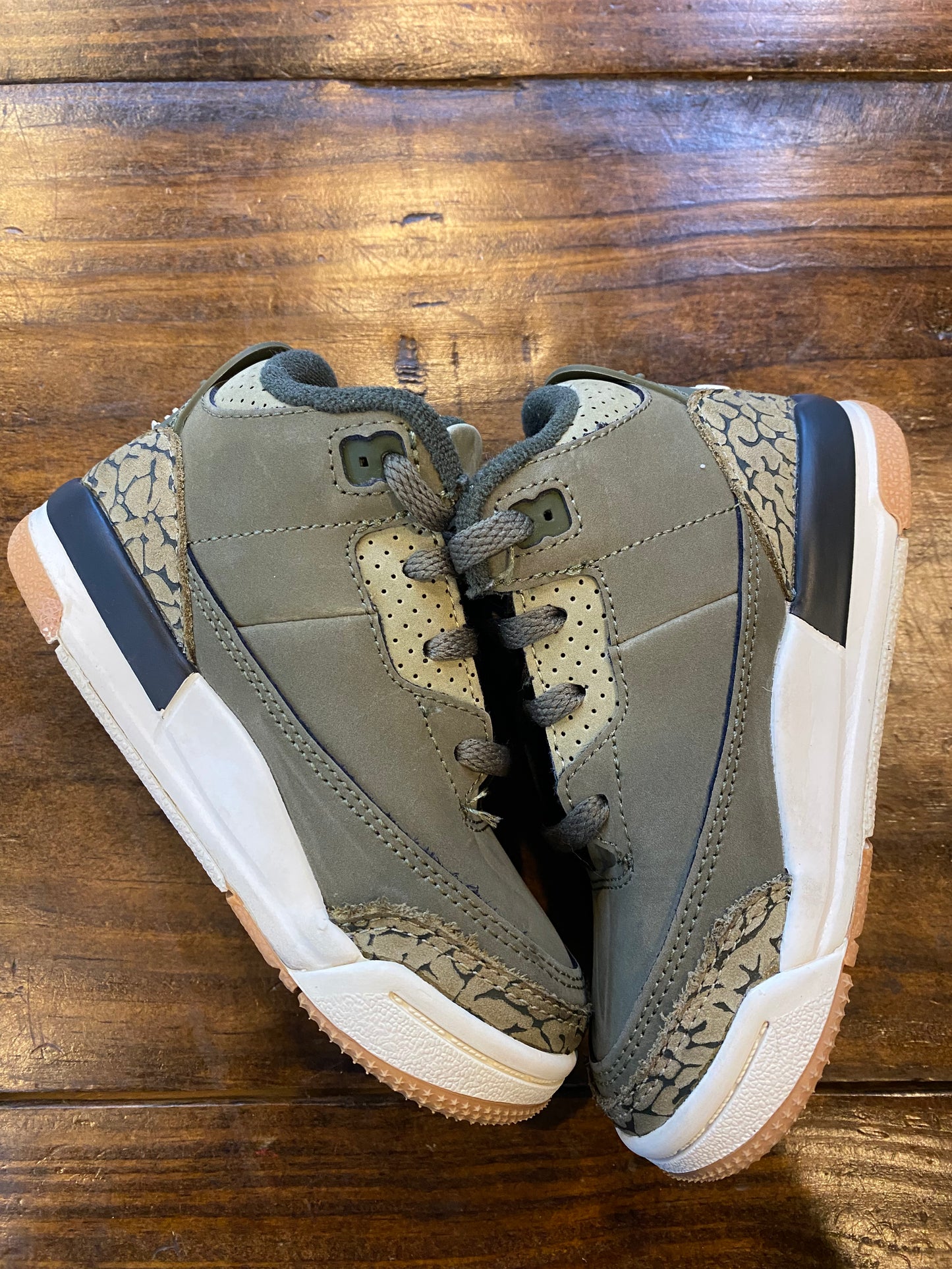 Jordan 3 Retro TD Medium Olive Neutral Olive PRE OWNED