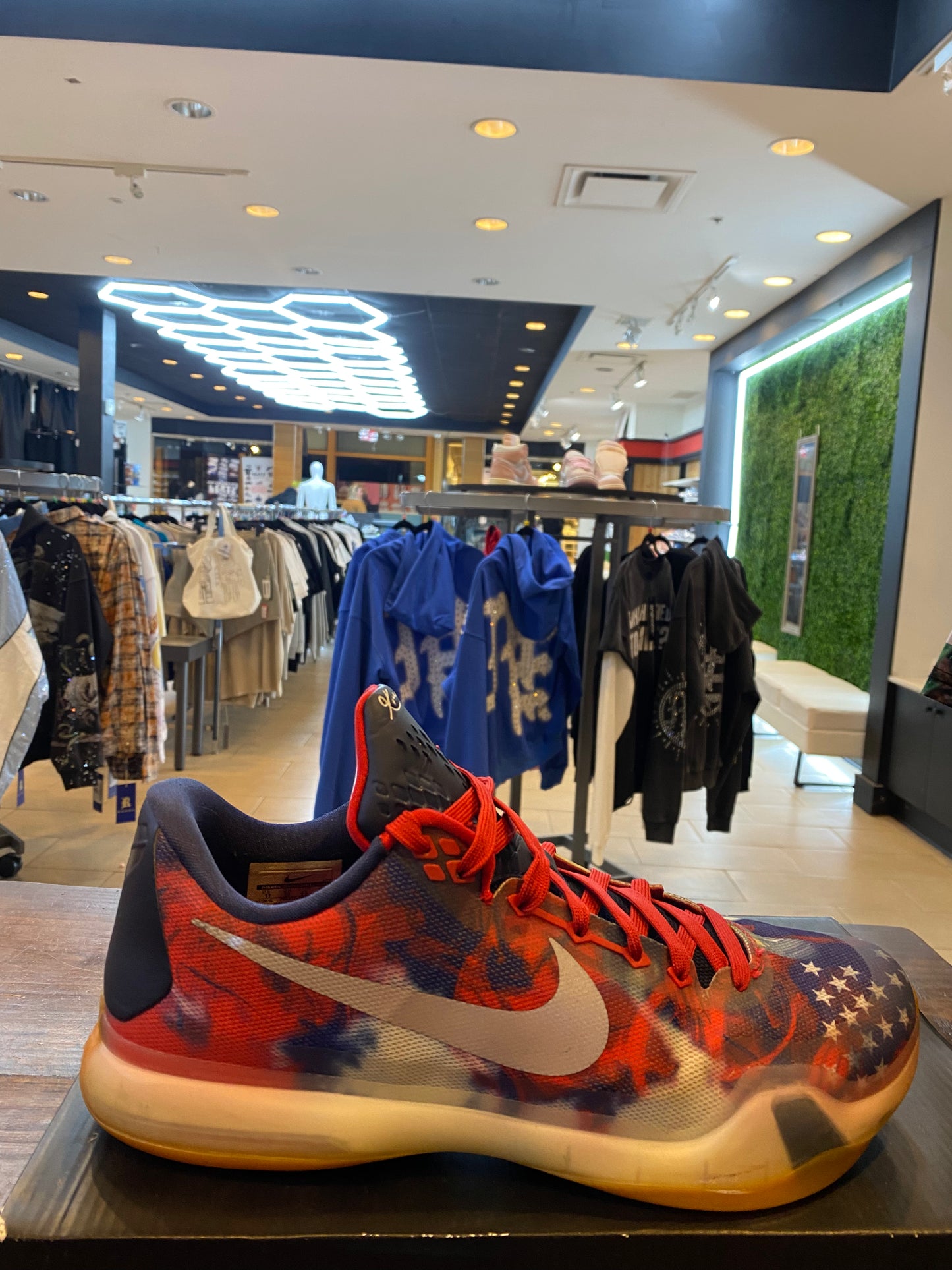 Kobe 10 USA PRE OWNED