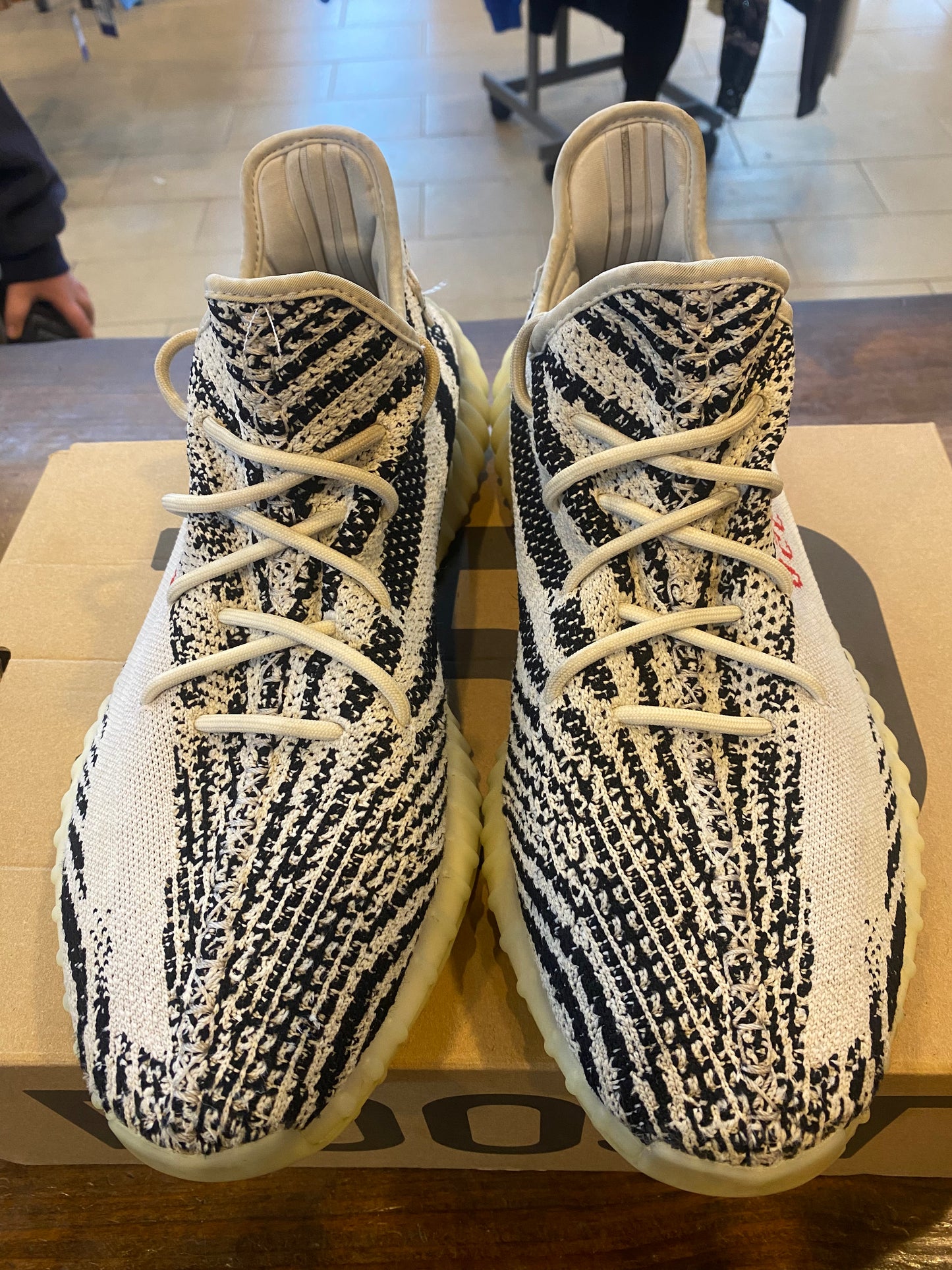 Yeezy Boost 350 V 2 Zebra 2017 PRE OWNED