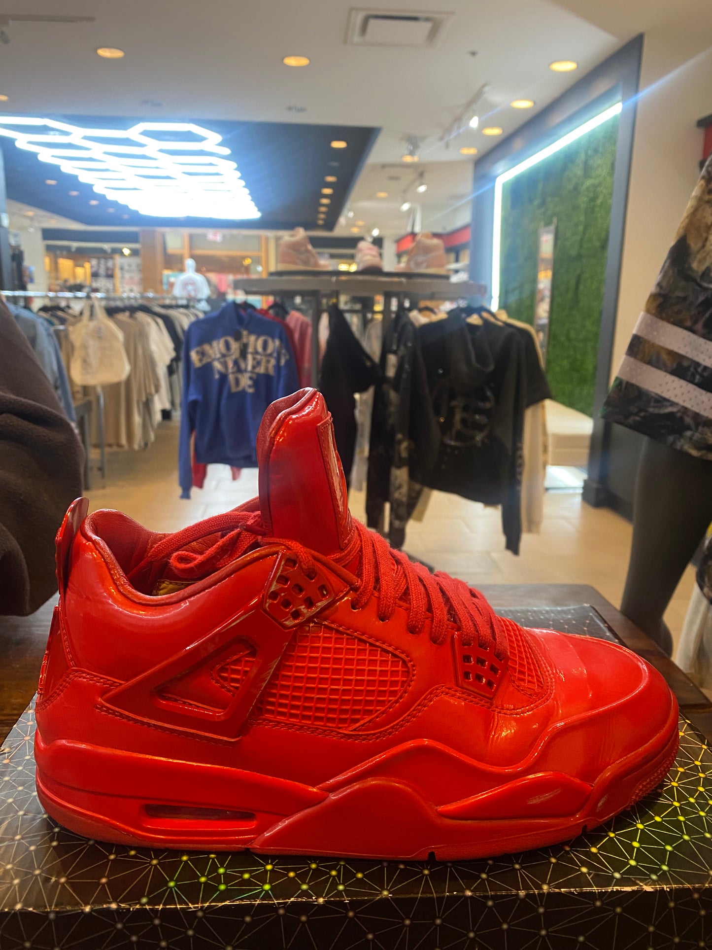 Jordan 4 Retro 11 Lab 4 Red PRE OWNED