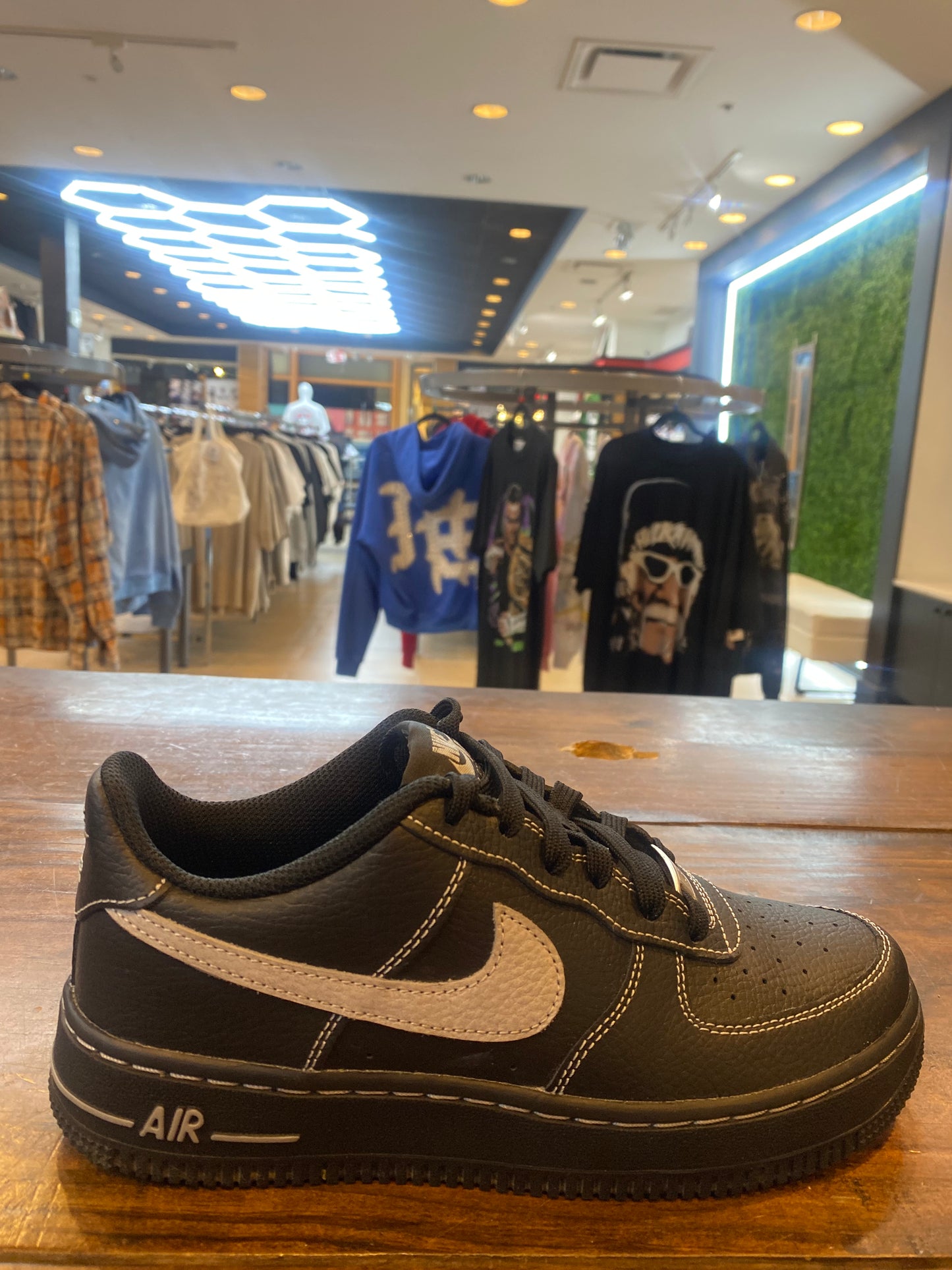 Big Kids Air Force 1 LV8 PRE OWNED