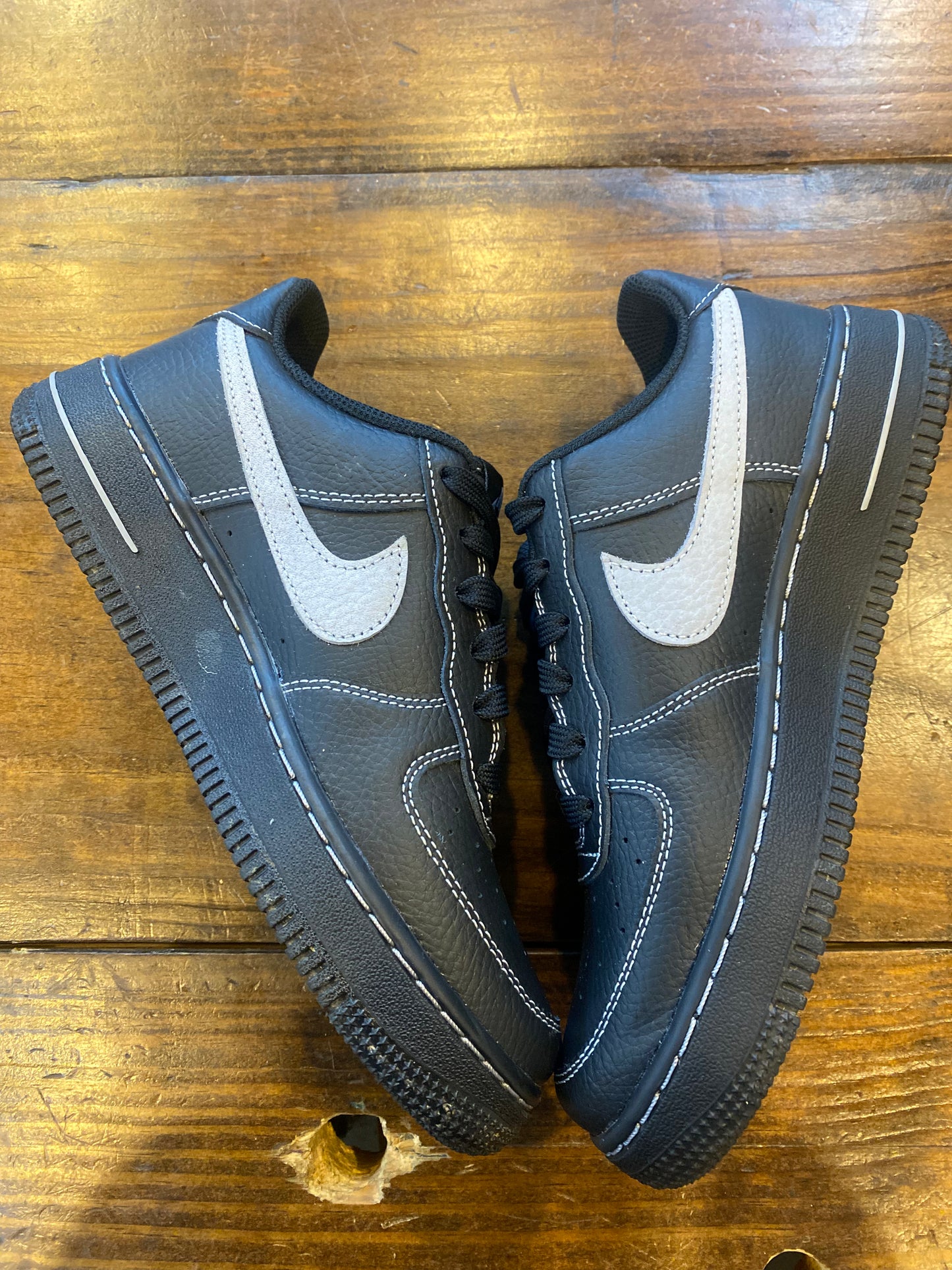 Big Kids Air Force 1 LV8 PRE OWNED