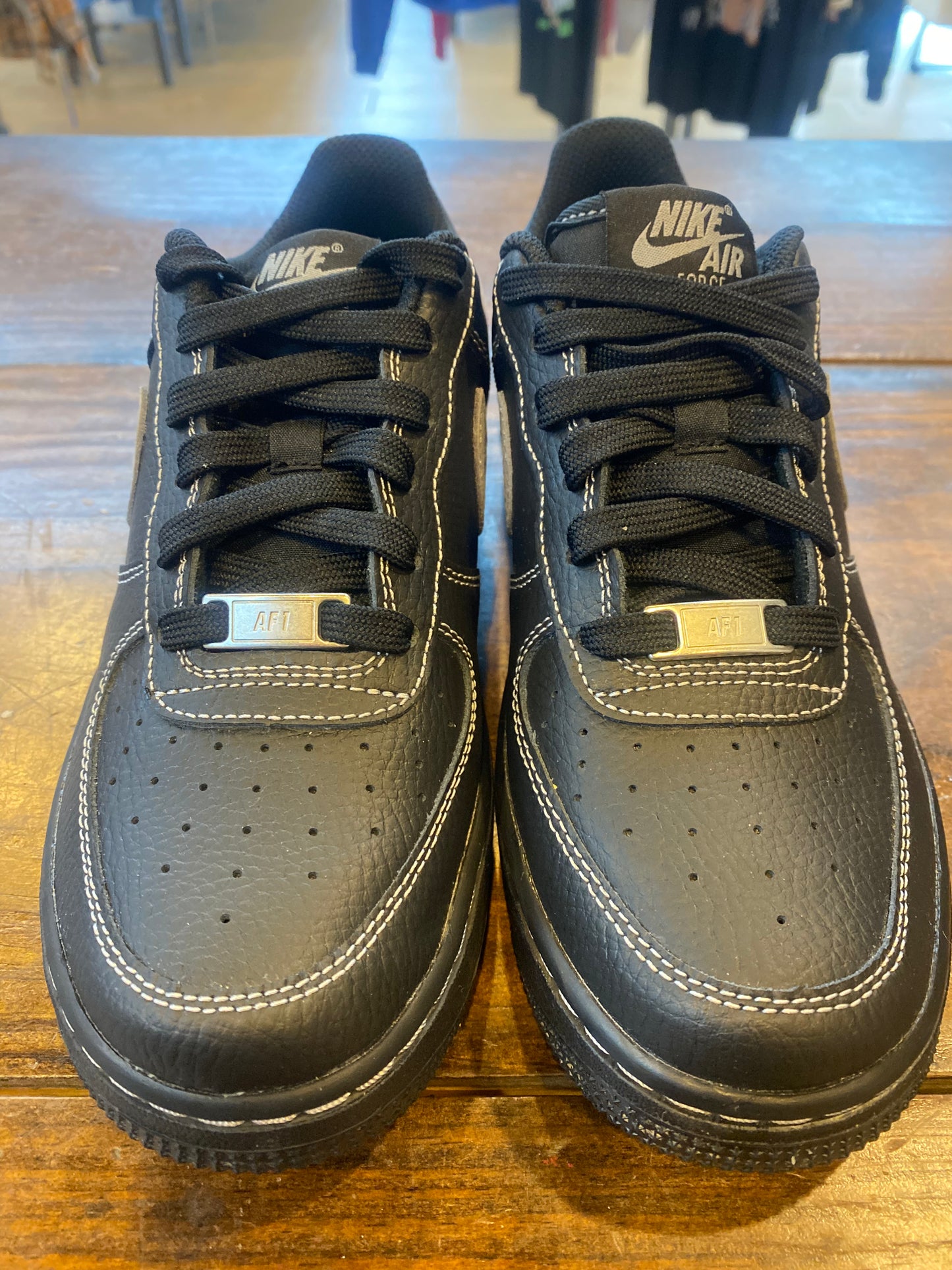 Big Kids Air Force 1 LV8 PRE OWNED