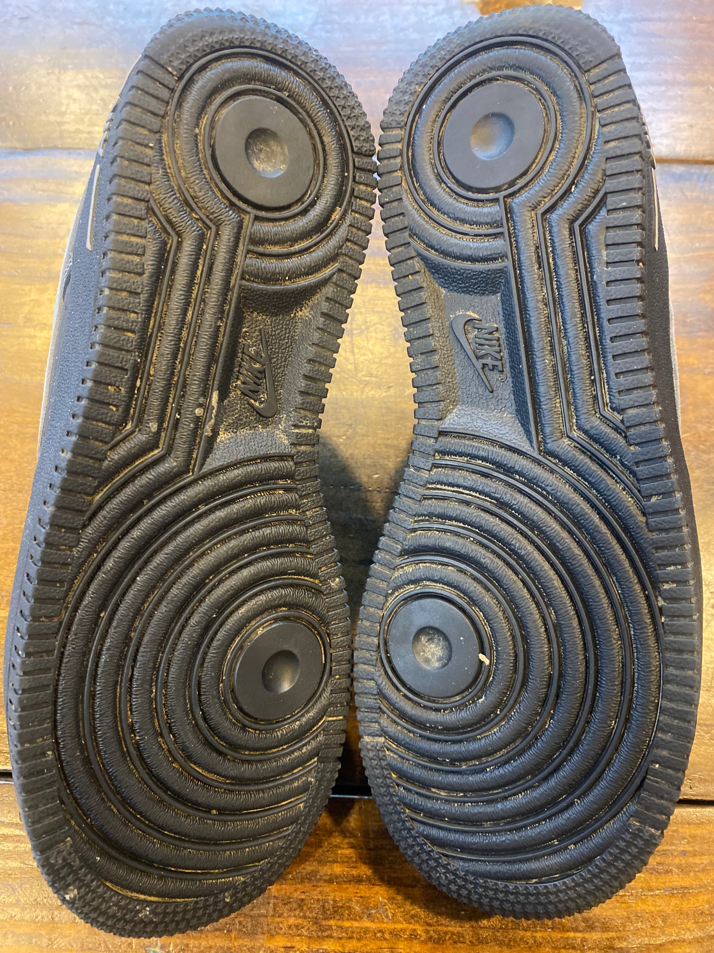 Big Kids Air Force 1 LV8 PRE OWNED