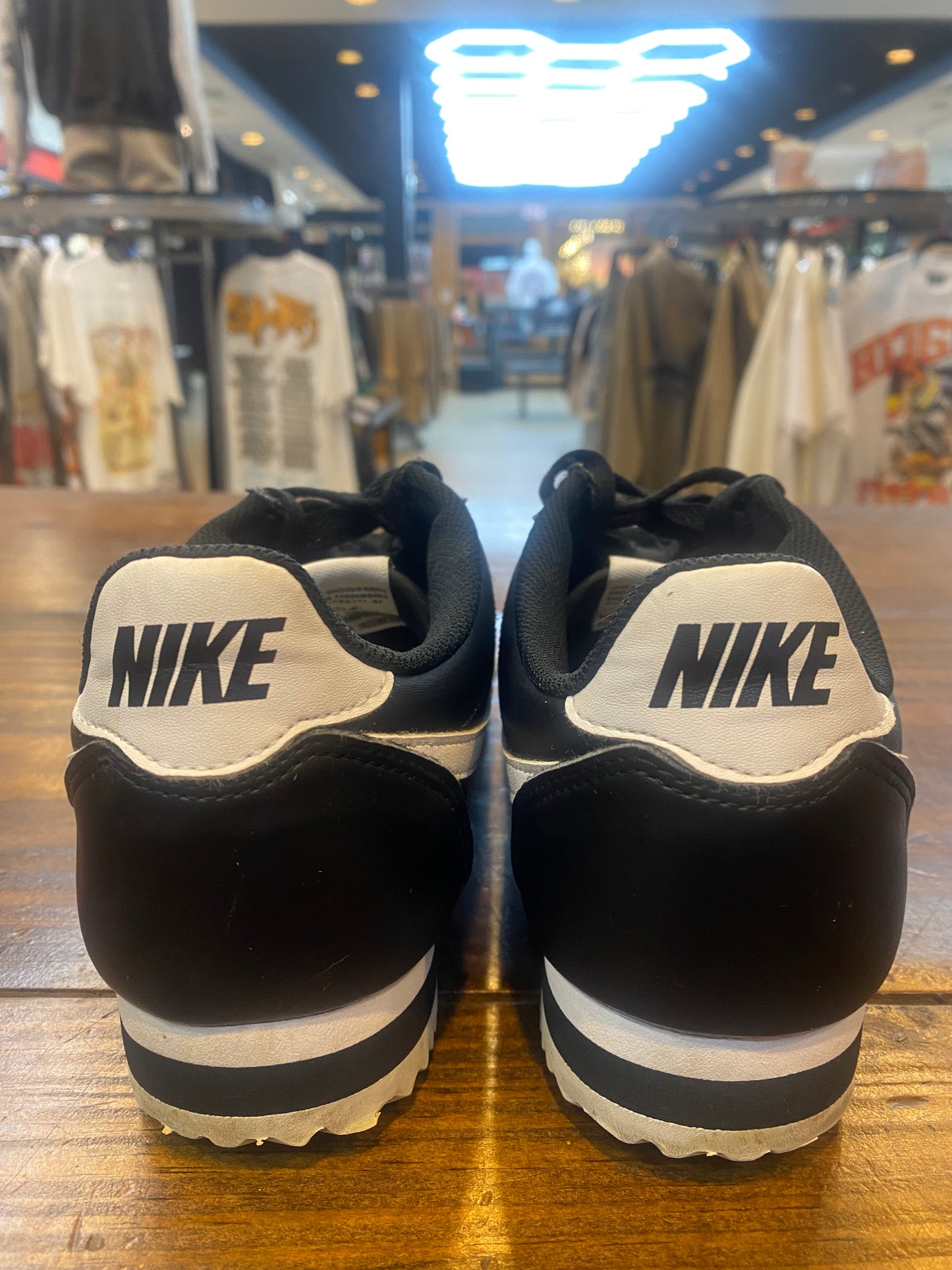 Wmns Classic Cortez Leather Black White PRE OWNED