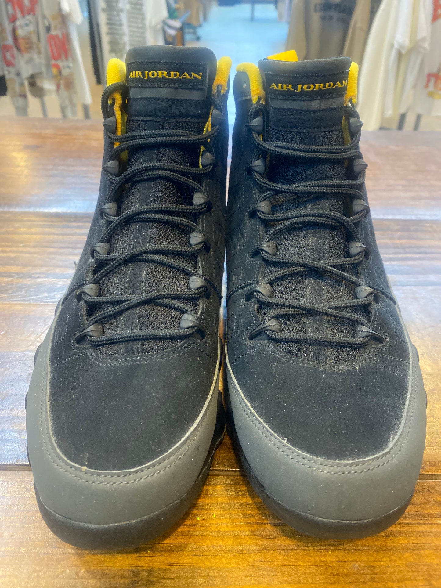 Jordan 9 Retro Dark Charcoal University Gold PRE OWNED