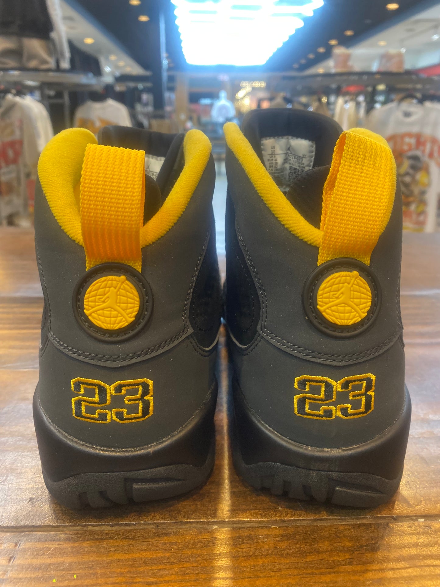 Jordan 9 Retro Dark Charcoal University Gold PRE OWNED