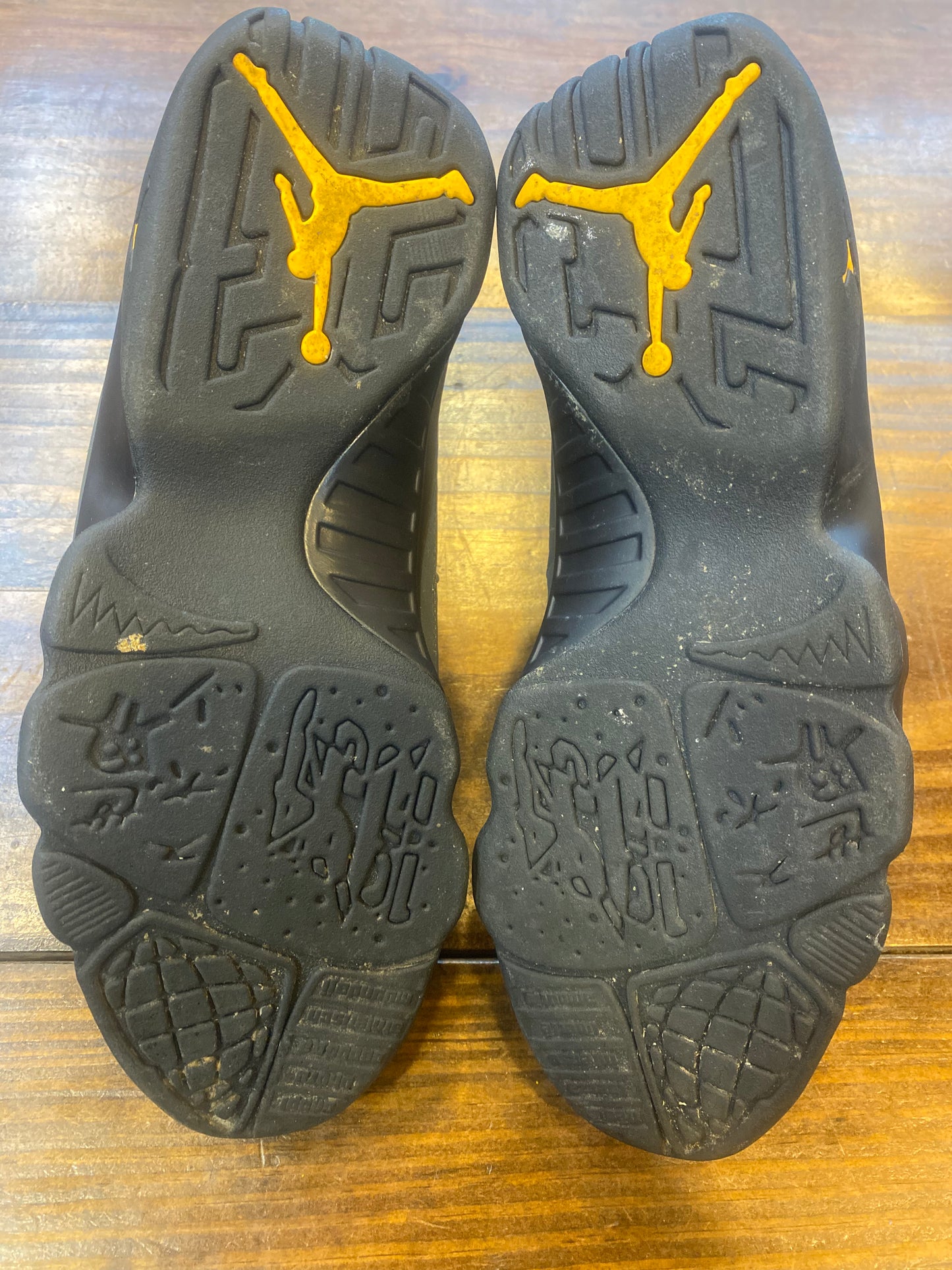 Jordan 9 Retro Dark Charcoal University Gold PRE OWNED