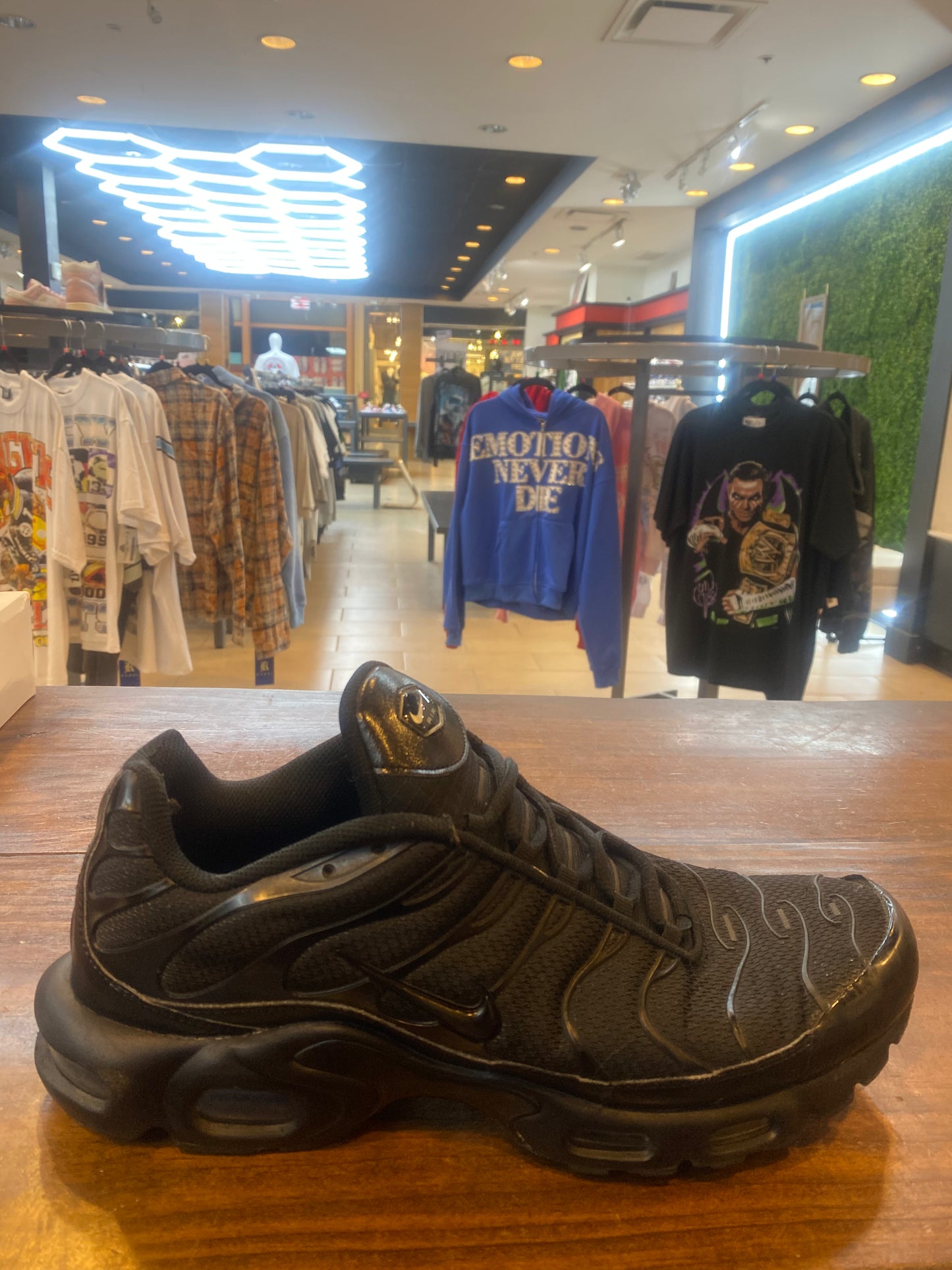 Air Max Plus Triple Black PRE OWNED