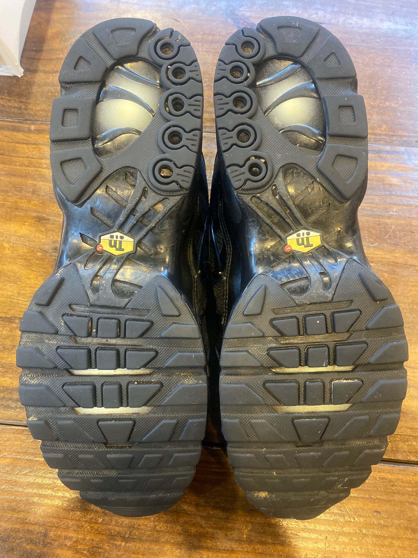 Air Max Plus Triple Black PRE OWNED