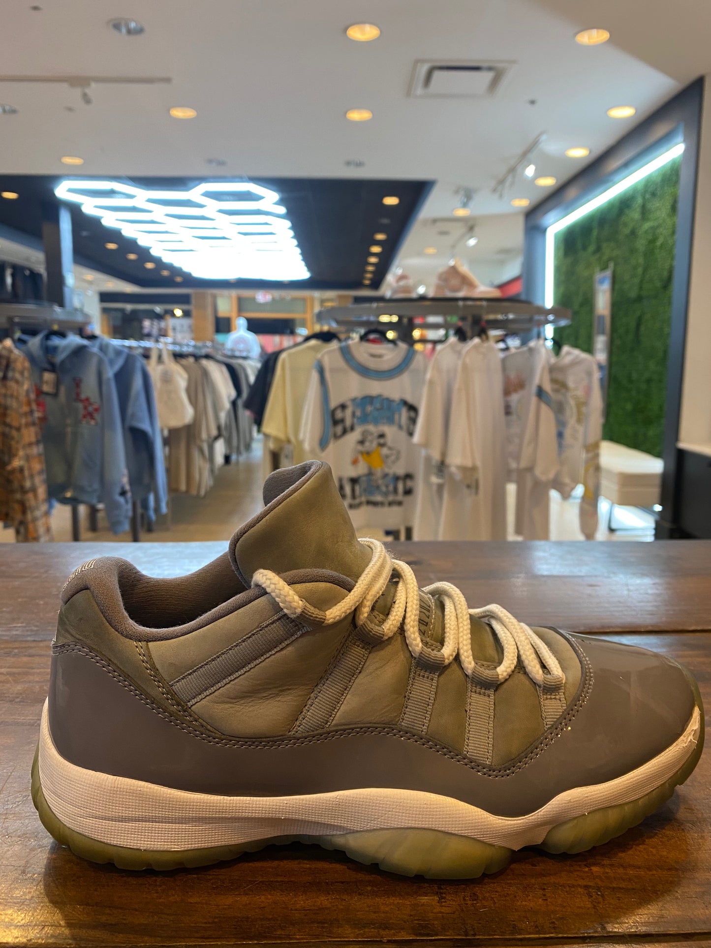 Jordan 11 Retro Low Cool Grey PRE OWNED