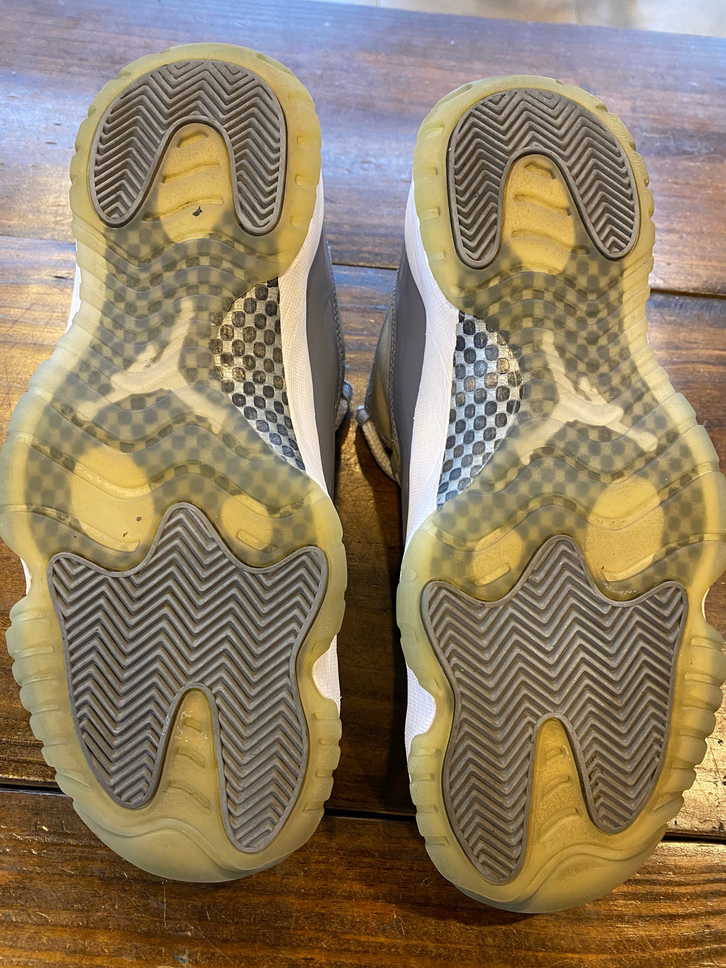 Jordan 11 Retro Low Cool Grey PRE OWNED