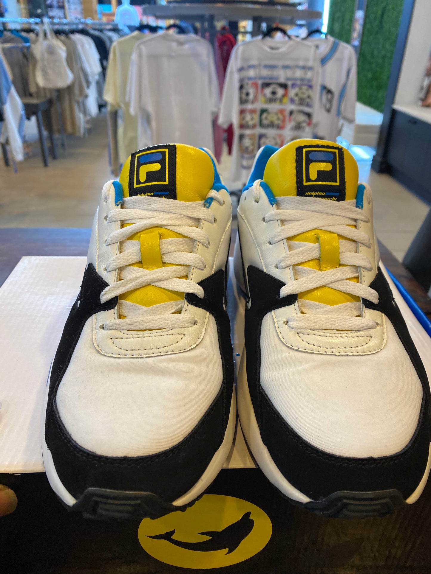 Fila Mindblower Pink Dolphin Dolphin PRE OWNED