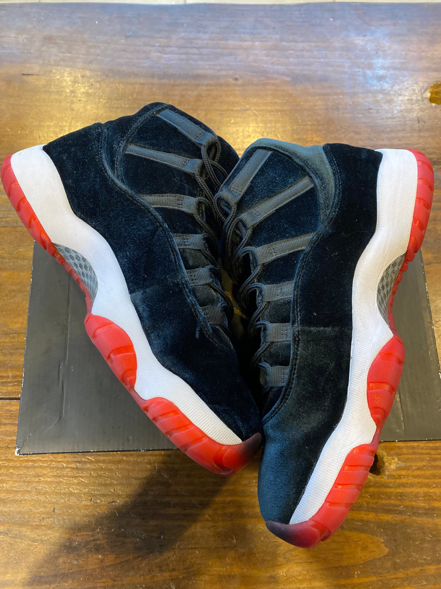 Wmns Jordan 11 Retro Bred Velvet PRE OWNED