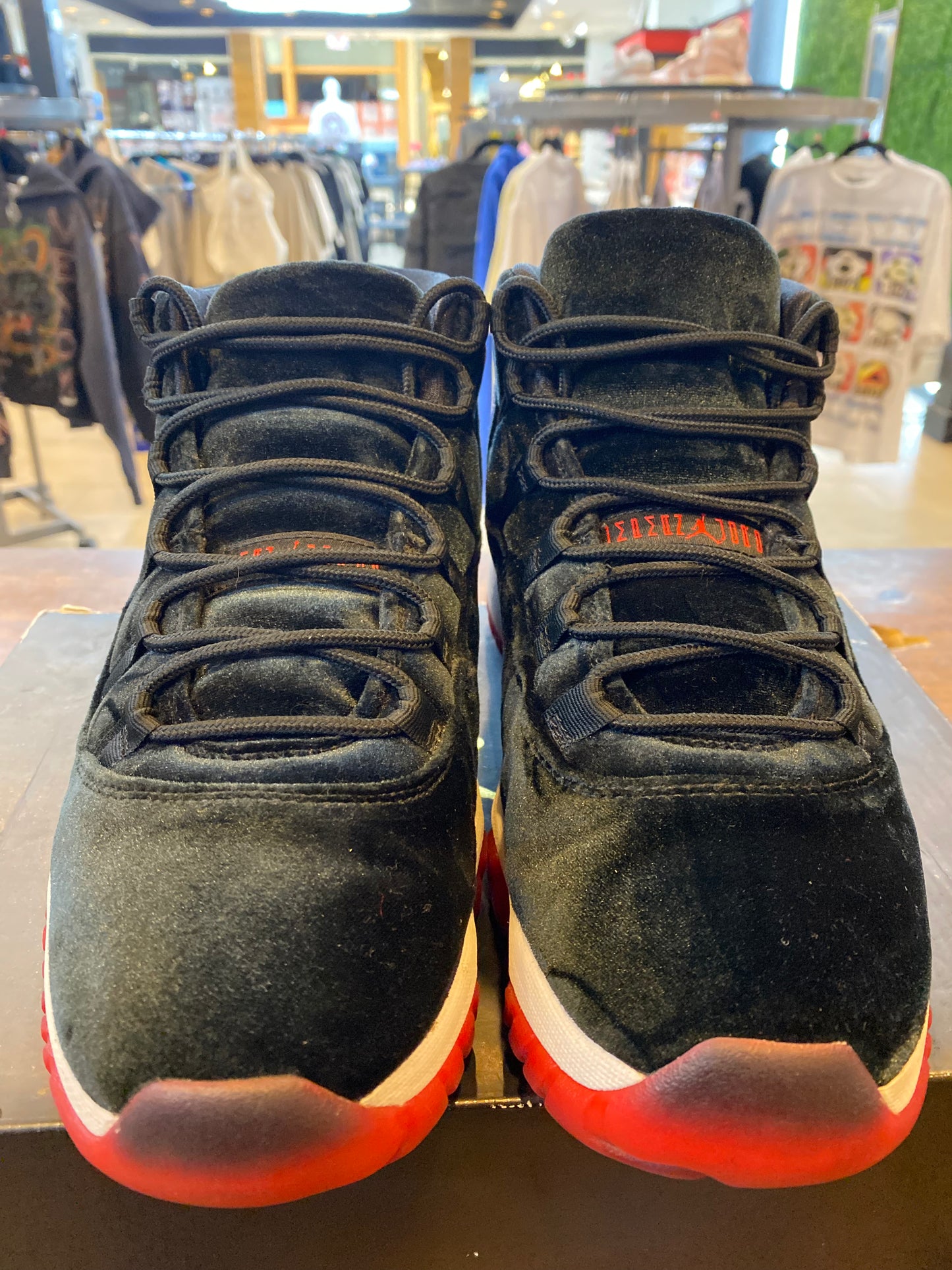 Wmns Jordan 11 Retro Bred Velvet PRE OWNED