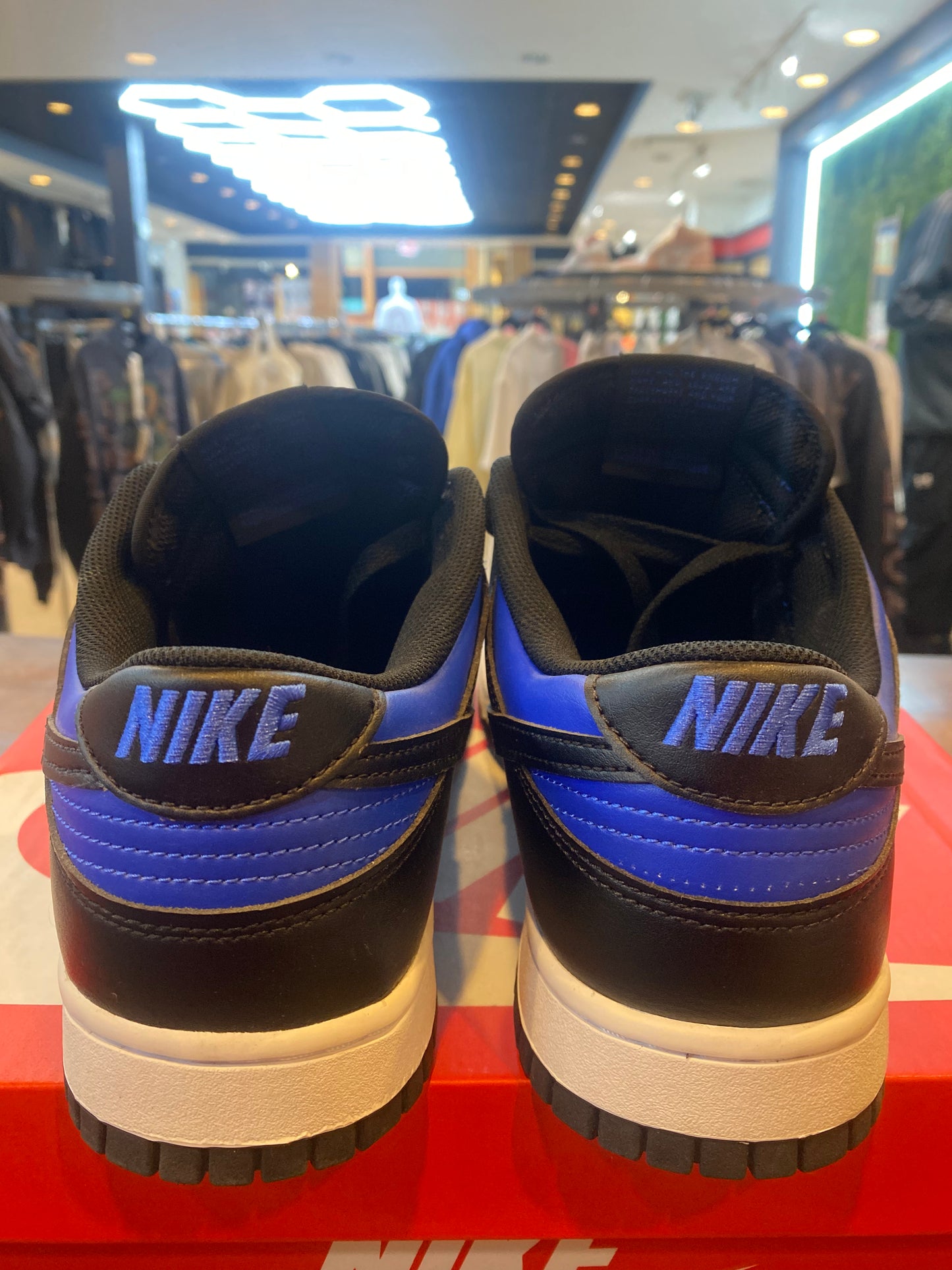Dunk Low Hyper Royal 2025 PRE OWNED