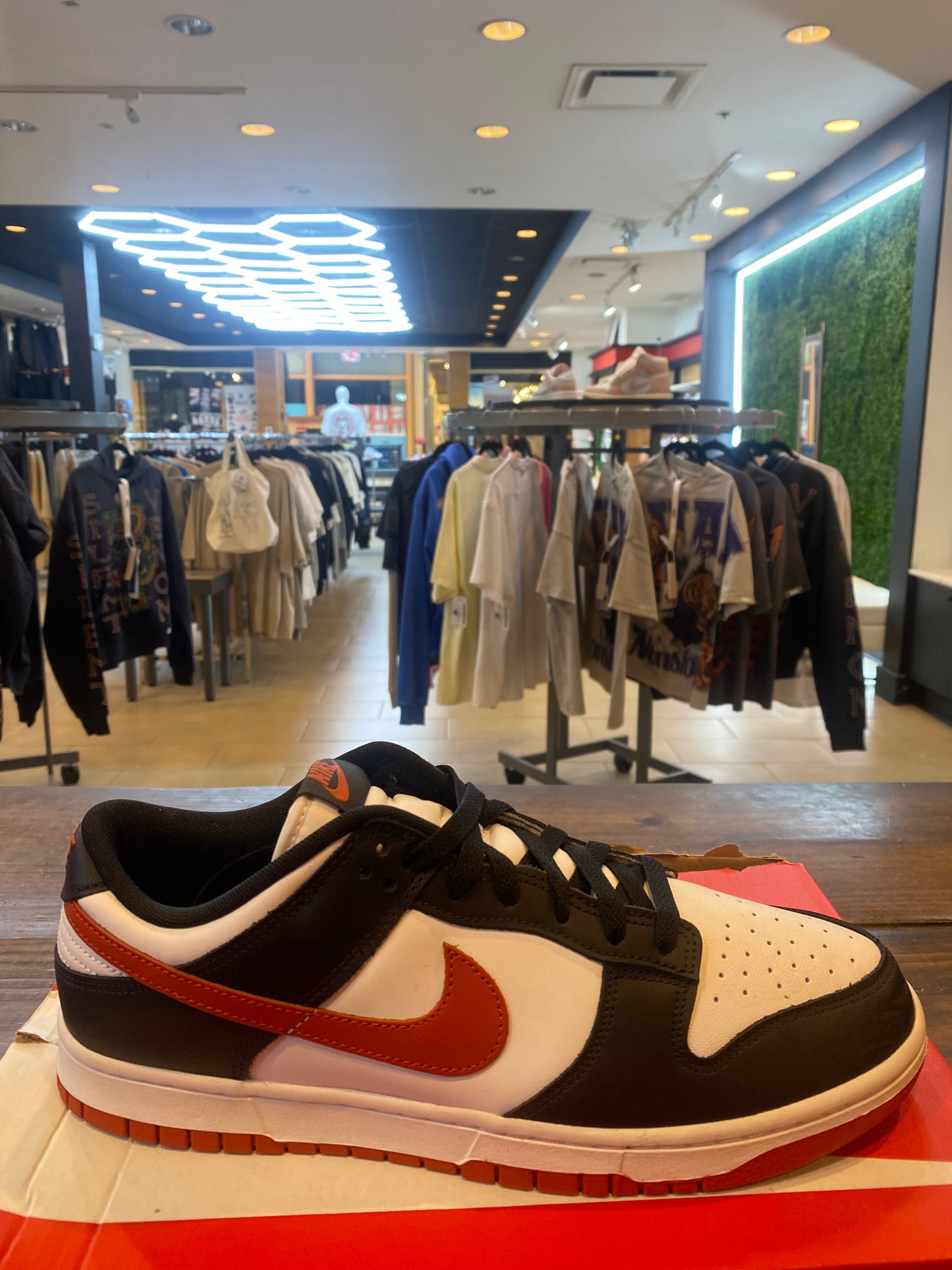 Dunk Low Black Dragon Red PRE OWNED