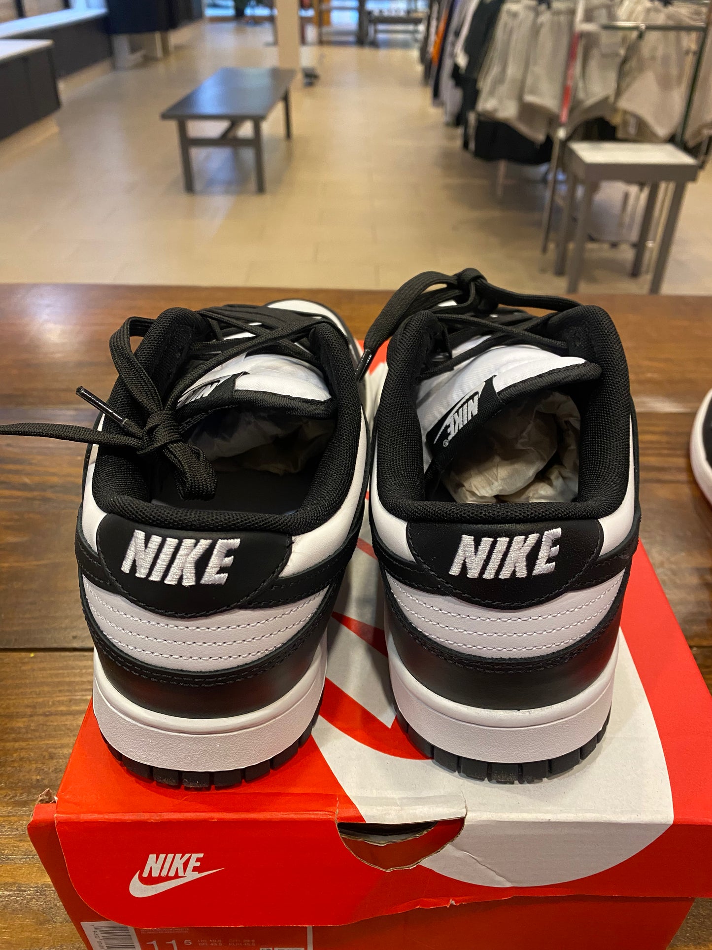 Dunk Low Black White PRE-OWNED